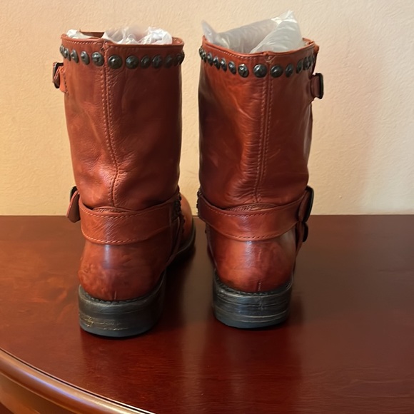 Frye Jenna Reddish Brown Color Studded Boots - Picture 5 of 11